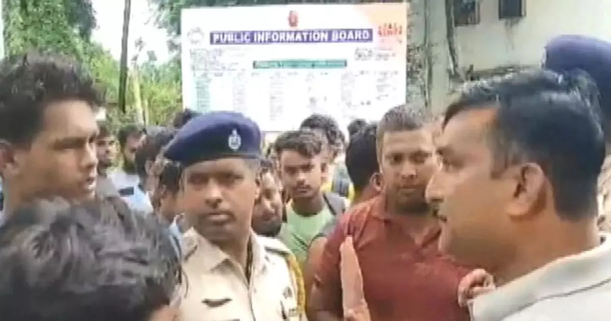 In Tripura, Hindutvadis stopped girl students wearing hijab and coming to school; The student who tried to save him was beaten up