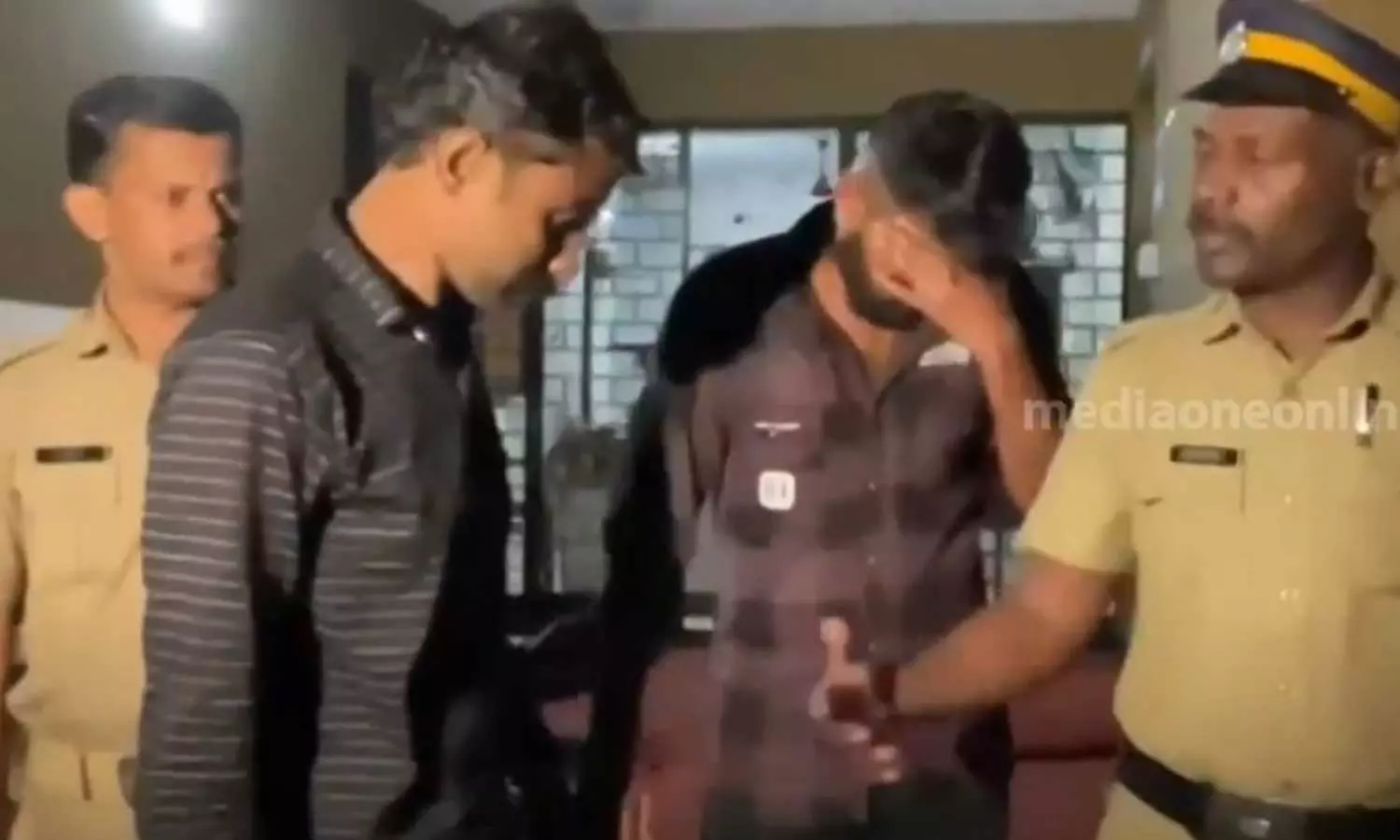 2 more accused arrested in Kanchikode extortion case,latest malayalam news, കഞ്ചിക്കോട് കവര്ച്ച,കാര് തടഞ്ഞ് നാലുകോടി തട്ടിയ കേസ്,കഞ്ചിക്കോട് കവര്ച്ചാക്കേസ് അറസറ്റ്, 2 more accused arrested in Kanchikode extortion case,latest malayalam news, കഞ്ചിക്കോട് കവര്ച്ച,കാര് തടഞ്ഞ് നാലുകോടി തട്ടിയ കേസ്,കഞ്ചിക്കോട് കവര്ച്ചാക്കേസ് അറസറ്റ്,