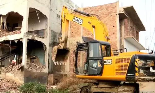 നൂഹില് ബുള്ഡോസര് നടപടി നാലാം ദിവസത്തില്; ഇന്റർനെറ്റ് നിരോധനം നീട്ടി നൂഹില് ബുള്ഡോസര് നടപടി നാലാം ദിവസത്തില്; ഇന്റർനെറ്റ് നിരോധനം നീട്ടി