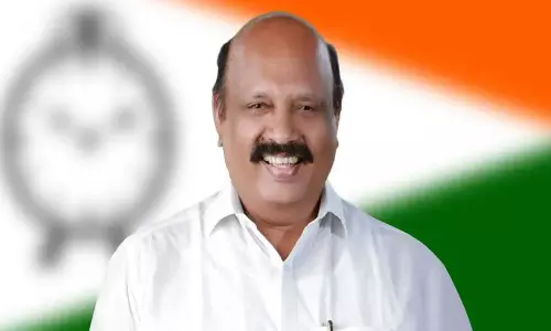 ലോറി ഇടിപ്പിച്ച് കൊല്ലാൻ ശ്രമമുണ്ടായി; നടന്നത് വധശ്രമം; റെജി ചെറിയാനെതിരെ തോമസ് കെ തോമസ്