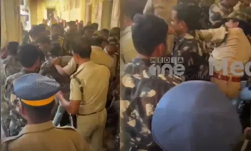 Accused in the Kollam Collectorate bomb blast case brought for trial broke the window pane of the District Court, Kollam collectorate bomb blast accused broke the window pane of the court, Kollam collectorate bomb blast case