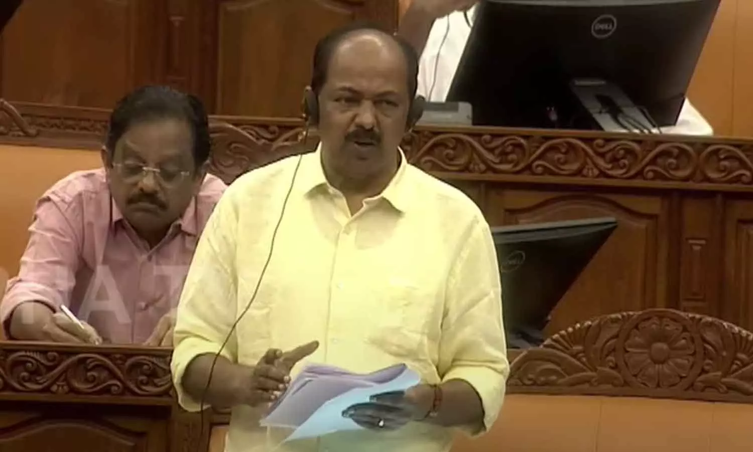 ഇന്ത്യയിൽ മറ്റൊരിടത്തും ഇതുപോലെ വിപണി ഇടപെടൽ നടക്കുന്നില്ലെന്ന് ഭക്ഷ്യമന്ത്രി; വിലക്കയറ്റത്തിൽ സഭയിൽ വാക്‌പോര്‌