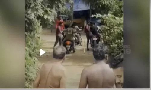 ഫുട്‌ബോൾ കളിക്കിടെ നടന്ന തർക്കത്തിന് വീട് കയറി ആക്രമണം; വീട്ടമ്മ ഉൾപ്പടെ 3 പേർക്ക് പരിക്കേറ്റു