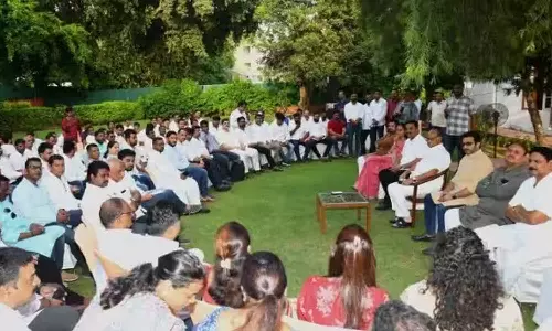 Sharad pawar met party workers from pune
