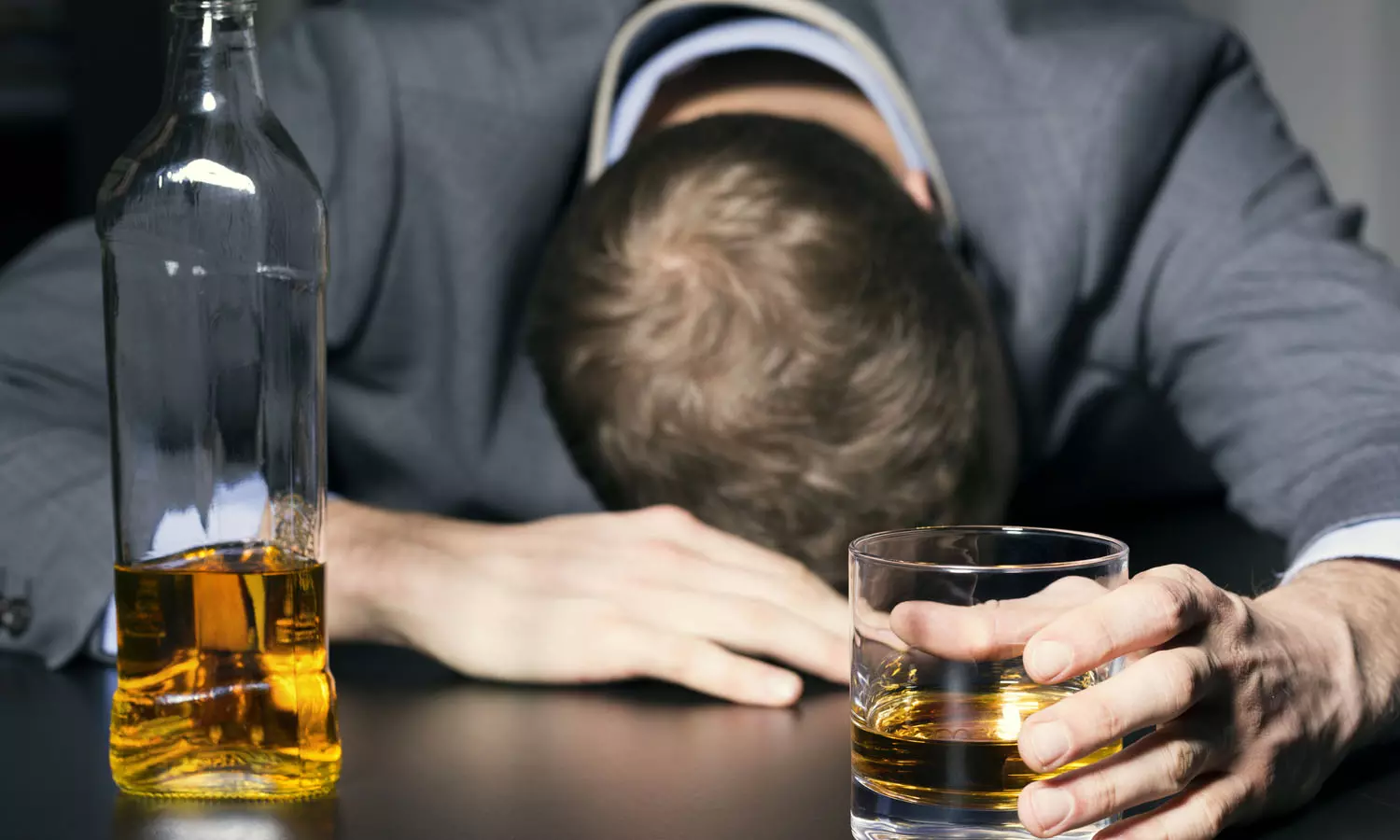 ഒറ്റ പെഗ് മതി ജീവിതം മാറാൻ; മദ്യപാനം മൂലം മരിക്കുന്നവരിൽ കൂടുതലും ചെറുപ്പക്കാർ ഒറ്റ പെഗ് മതി ജീവിതം മാറാൻ; മദ്യപാനം മൂലം മരിക്കുന്നവരിൽ കൂടുതലും ചെറുപ്പക്കാർ