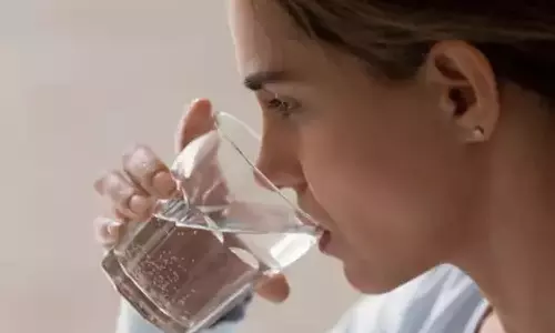 ഒറ്റയടിക്ക് നാലുകുപ്പി വെള്ളം കുടിച്ചു, കുഴഞ്ഞുവീണ് മരണം; വാട്ടർ ടോക്‌സിസിറ്റി നിസാരമല്ല