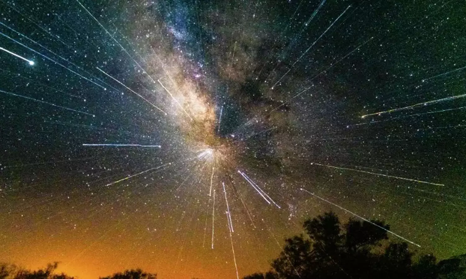 ജ്യോതിയും വന്നില്ല തീയും വന്നില്ല! ഉല്ക്കമഴയല്ല സോഷ്യൽമീഡിയിൽ ട്രോള് മഴയാണ് ജ്യോതിയും വന്നില്ല തീയും വന്നില്ല! ഉല്ക്കമഴയല്ല സോഷ്യൽമീഡിയിൽ ട്രോള് മഴയാണ്