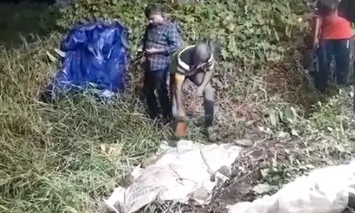 Post-mortem in infant dead body in Pathanamthitta Pulikeezhu, Postmortem, infant dead body, Pathanamthitta, Pulikeezhu Post-mortem in infant dead body in Pathanamthitta Pulikeezhu, Postmortem, infant dead body, Pathanamthitta, Pulikeezhu