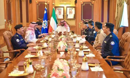 Kuwait cabinet meet