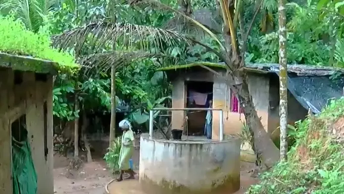 നാക്കിലമ്പാട് കോളനിയിൽ ദുരിതമൊഴിയുന്നു; അടിസ്ഥാന സൗകര്യങ്ങൾ ഒരുക്കുമെന്ന് പഞ്ചായത്ത് നാക്കിലമ്പാട് കോളനിയിൽ ദുരിതമൊഴിയുന്നു; അടിസ്ഥാന സൗകര്യങ്ങൾ ഒരുക്കുമെന്ന് പഞ്ചായത്ത്