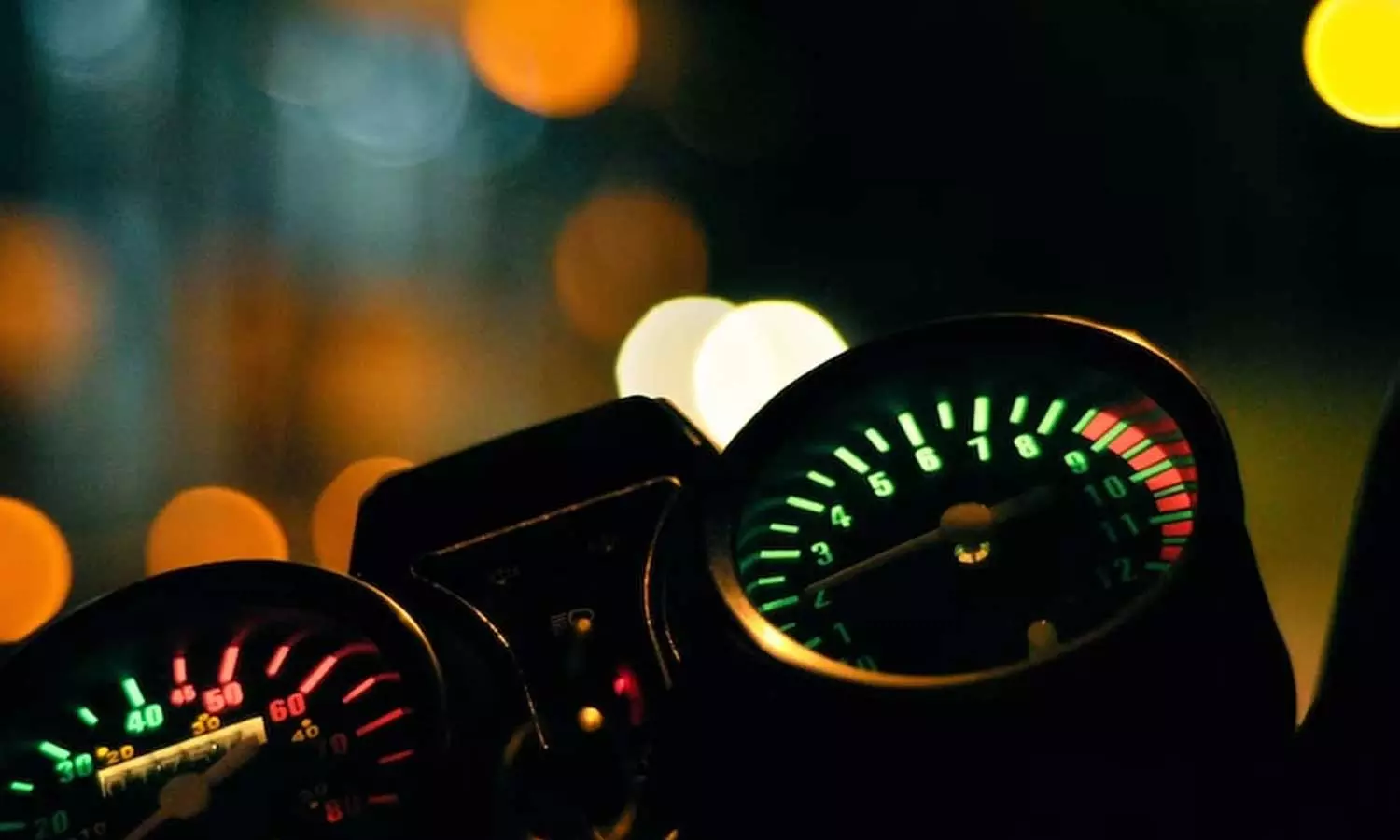 മോട്ടോർ സൈക്കിൾ വാങ്ങാനായി കുടുംബ വീട് പകുതി വിലക്ക് വിറ്റ് കൗമാരക്കാരൻ