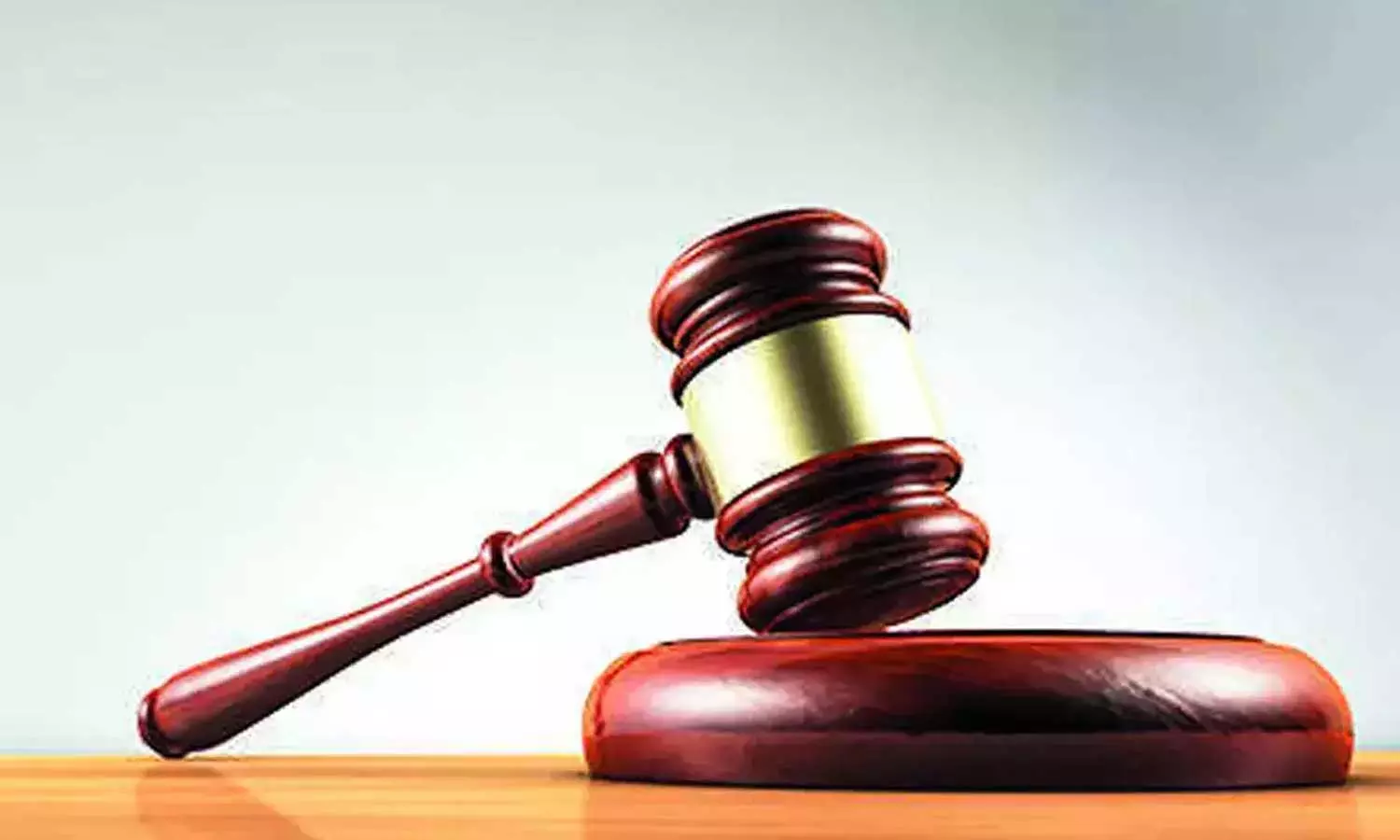 കെട്ടിട നമ്പർ നൽകാനായി 10000 രൂപ കൈക്കൂലി വാങ്ങി; പഞ്ചായത്ത് സെക്രട്ടറിയ്ക്ക് മൂന്നു വർഷം കഠിന തടവ് കെട്ടിട നമ്പർ നൽകാനായി 10000 രൂപ കൈക്കൂലി വാങ്ങി; പഞ്ചായത്ത് സെക്രട്ടറിയ്ക്ക് മൂന്നു വർഷം കഠിന തടവ്