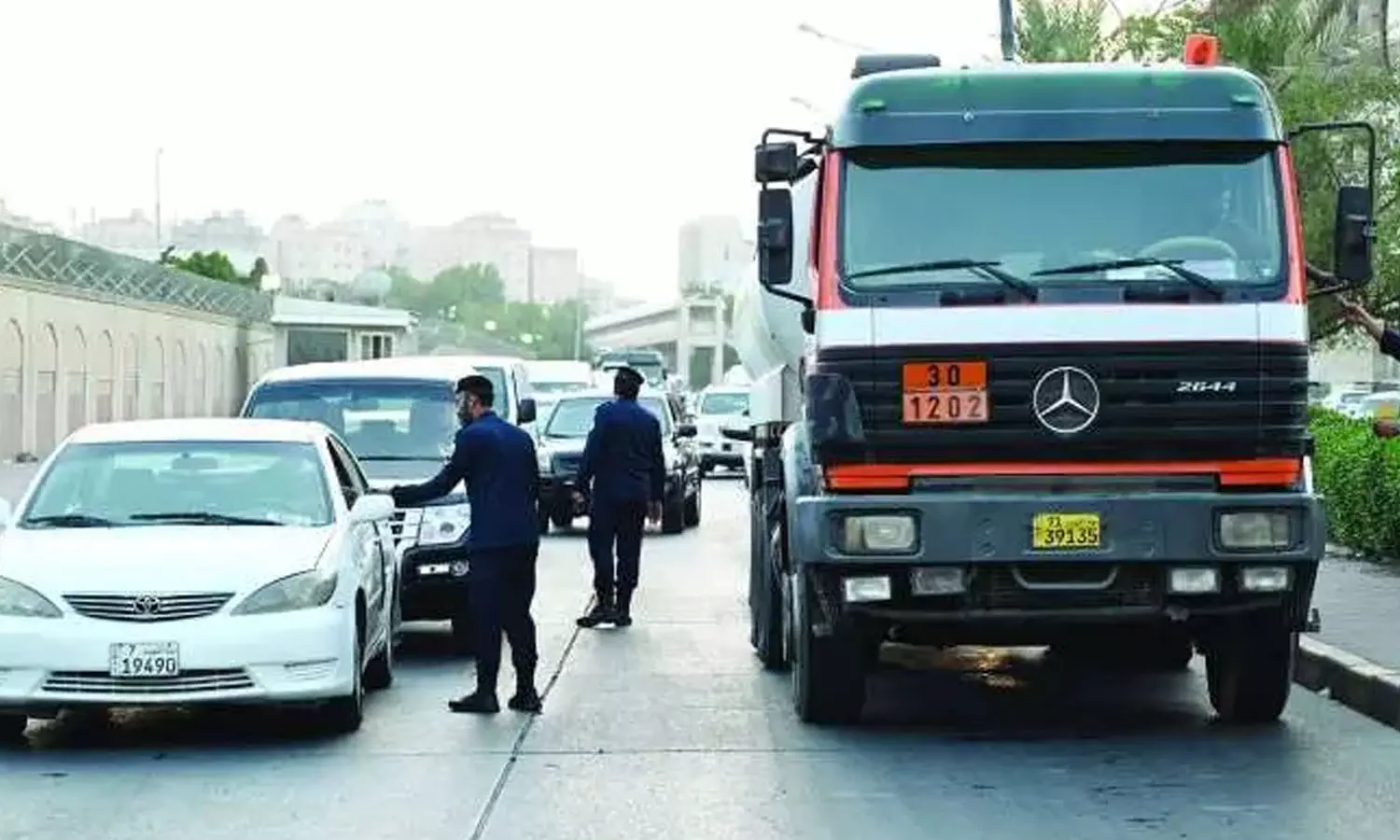 തൊഴിൽ നിയമ ലംഘകരെ കണ്ടെത്താൻ കുവൈത്തിൽ പരിശോധന തുടരുന്നു; 85 പേർ പിടിയിൽ