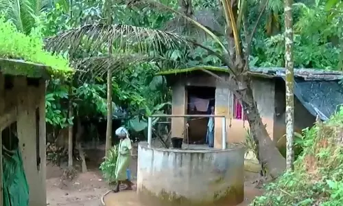 നാക്കിലമ്പാട് കോളനിയിൽ ദുരിതമൊഴിയുന്നു; അടിസ്ഥാന സൗകര്യങ്ങൾ ഒരുക്കുമെന്ന് പഞ്ചായത്ത് നാക്കിലമ്പാട് കോളനിയിൽ ദുരിതമൊഴിയുന്നു; അടിസ്ഥാന സൗകര്യങ്ങൾ ഒരുക്കുമെന്ന് പഞ്ചായത്ത്