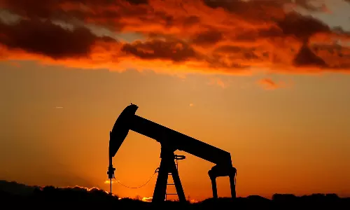 ആഗോളവിപണിയിൽ  എണ്ണവില ഇടിഞ്ഞു; ഉൽപാദനനയം തിരുത്തില്ലെന്ന്​ ഒപെക്​