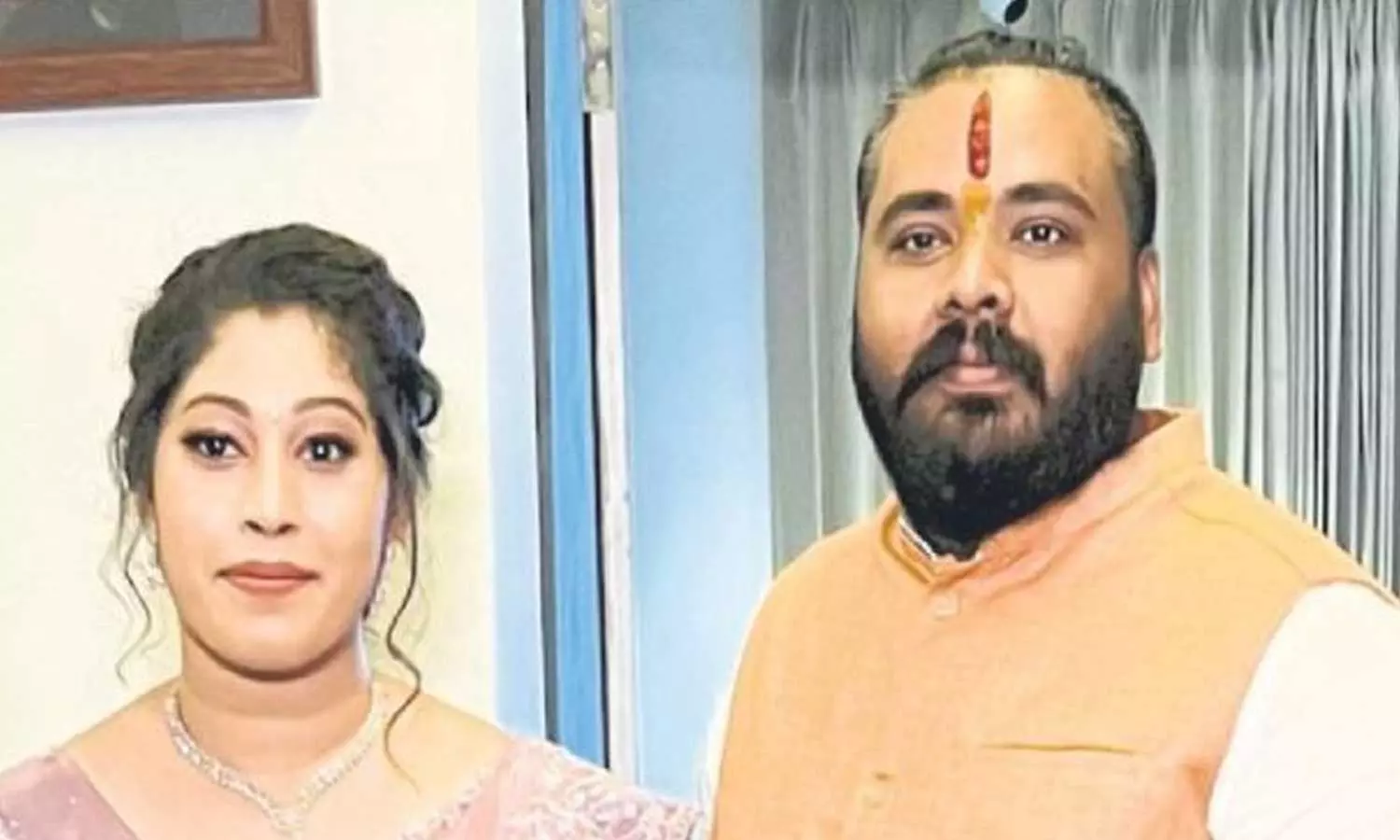 കേന്ദ്രത്തിൽ പിടിയുണ്ടെന്നു വിശ്വസിപ്പിച്ച് 65 ലക്ഷം തട്ടി; മലയാളി ദമ്പതികൾ അറസ്റ്റിൽ കേന്ദ്രത്തിൽ പിടിയുണ്ടെന്നു വിശ്വസിപ്പിച്ച് 65 ലക്ഷം തട്ടി; മലയാളി ദമ്പതികൾ അറസ്റ്റിൽ