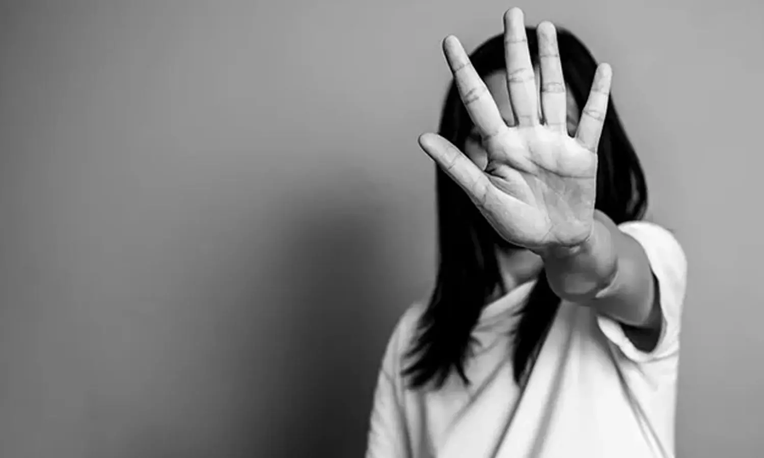 China School Under Fire For Asking Girls Not to Behave Flirtatiously