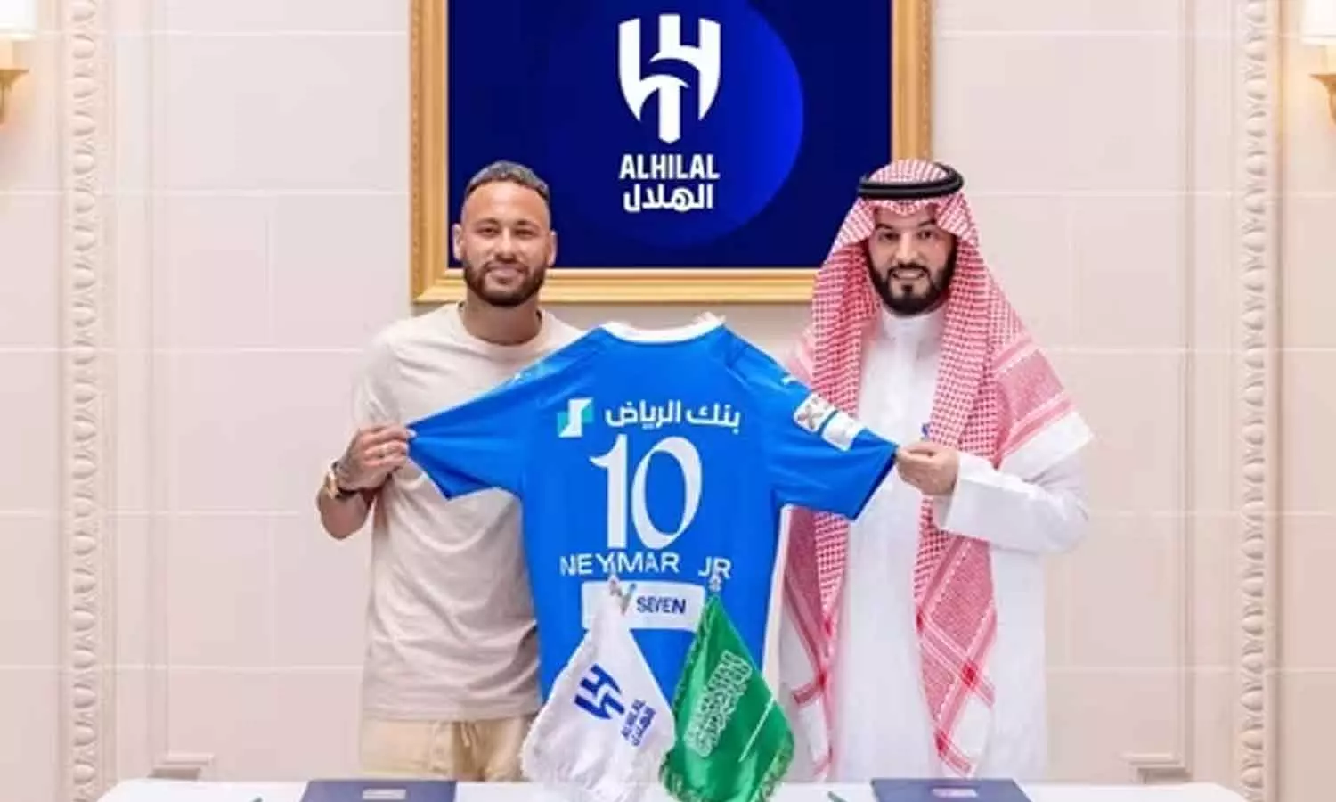 നെയ്മർ സൗദിയിൽ വിമാനമിറങ്ങി; പ്രസന്റേഷൻ നാളെ റിയാദിൽ