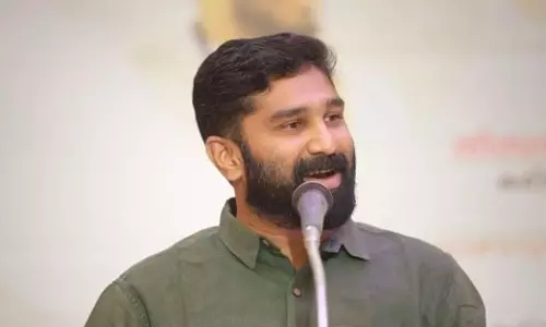 മാസപ്പടി വിവാദം പുതുപ്പള്ളിയിലെ തെരഞ്ഞെടുപ്പ് വിഷയം, ഉമ്മൻചാണ്ടി തരംഗം എൽ.ഡി.എഫിനെ അസ്വസ്ഥപ്പെടുത്തുന്നു; വി.ടി ബൽറാം