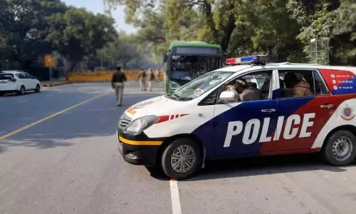 Delhi Officer Raped Friends Teen Daughter