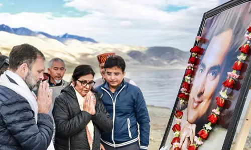 Rahul Gandhi remembers Rajiv Gandhi on his birthday