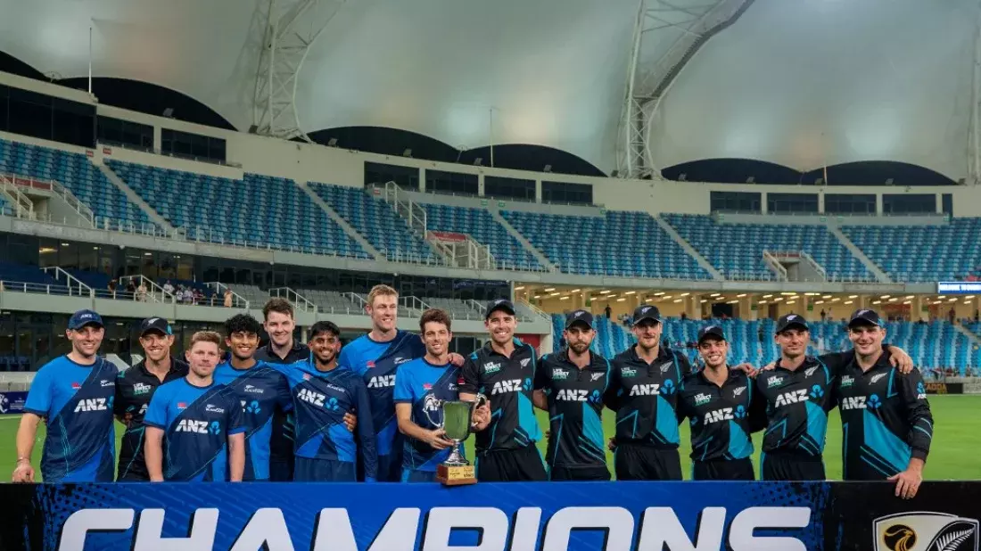 ടി20 പരമ്പര കിവീസിന്; യുഎഇയെ 32 റൺസിന് തോൽപിച്ചു ടി20 പരമ്പര കിവീസിന്; യുഎഇയെ 32 റൺസിന് തോൽപിച്ചു