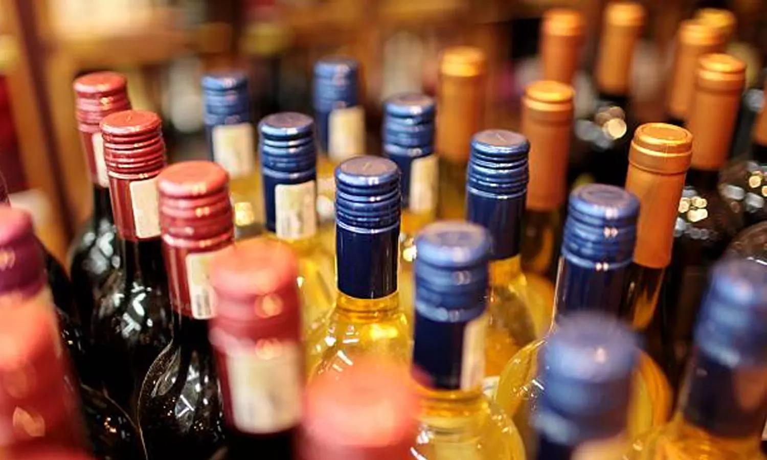 Telangana Excise earned Rs 2,600 crore without selling single bottle of alcohol,latest national news,ഒരു കുപ്പി മദ്യം പോലും വിറ്റില്ല; എന്നിട്ടും തെലങ്കാന എക്‌സൈസിന് ലഭിച്ചത് 2600 കോടി