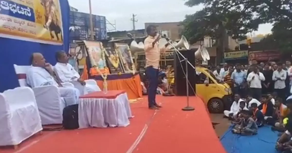 Radical Hindutva - Hindu Jagaran Vedike leader wants 2002 Gujarat riots repeat in Karnataka Radical Hindutva - Hindu Jagaran Vedike leader wants 2002 Gujarat riots repeat in Karnataka