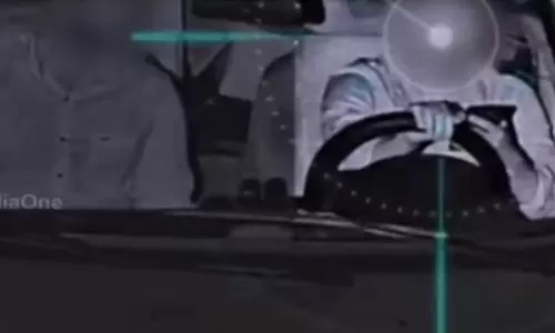 വാഹനമോടിക്കുമ്പോൾ മൊബൈൽ ഫോണ്‍ മാറ്റിവെച്ചോളൂ..റഡാർ കാമറകൾ പണിതരും