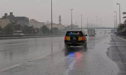 കുവൈത്തിൽ ഇടിമിന്നലോട് കൂടിയ മഴയ്ക്ക്   സാധ്യതയെന്ന് കാലാവസ്ഥാ നിരീക്ഷണ കേന്ദ്രം