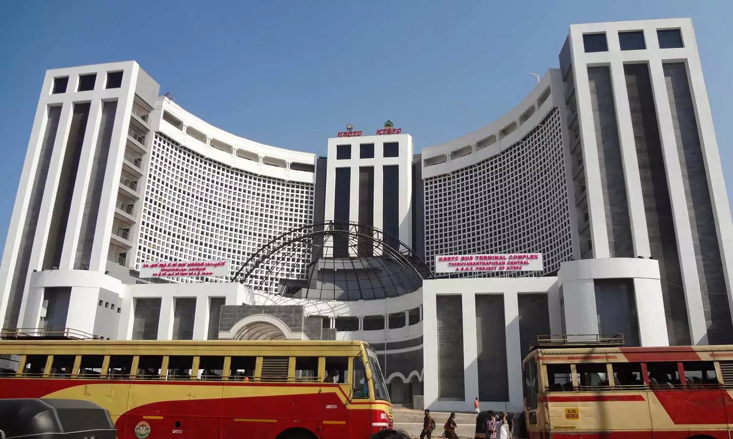 KTDFC has sent a foreclosure notice to KSRTC for non-payment of loan dues, KSRTC has to pay 700 crores of loan to KTDFC, KTDFC sent foreclosure notice to KSRTC, KSRTC, KTDFC KTDFC has sent a foreclosure notice to KSRTC for non-payment of loan dues, KSRTC has to pay 700 crores of loan to KTDFC, KTDFC sent foreclosure notice to KSRTC, KSRTC, KTDFC