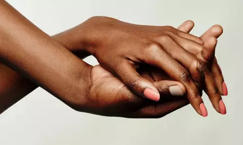 കയ്യിലെ തഴമ്പ് മാറ്റി സോഫ്റ്റ് ആക്കിയാലോ! ഈ ടിപ്സ് ഒന്ന് പരീക്ഷിക്കൂ