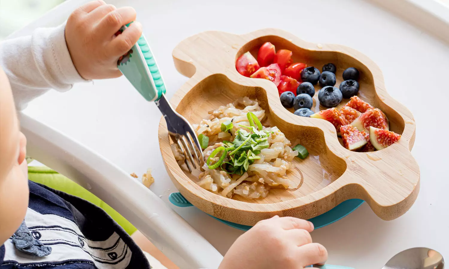 Childrens Health,kids diet, sugary foods, processed snacks,  sugary drinks, increase the risk of obesity,balanced diet,കുട്ടികളുടെ ഭക്ഷണം,കുട്ടികള്‍ക്ക് കൊടുക്കാന്‍ പാടില്ലാത്ത ഭക്ഷണങ്ങള്‍,കുട്ടികളുടെ ആരോഗ്യം,