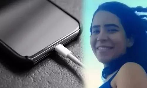 മൊബൈൽ ഫോൺ ചാർജ് ചെയ്യുന്നതിനിടെ ഷോക്കേറ്റു; ഗർഭിണിയായ 17കാരിക്കു ദാരുണാന്ത്യം