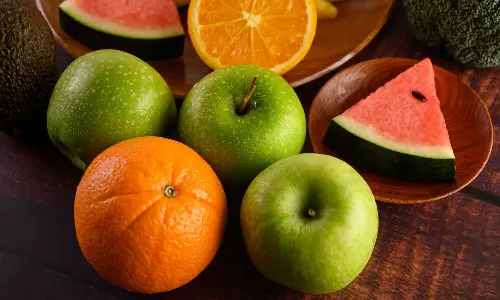 5 best low-sugar fruits for diabetics, low-sugar fruits, diabetics food list, best and worst foods for diabetes, diabetes treatment