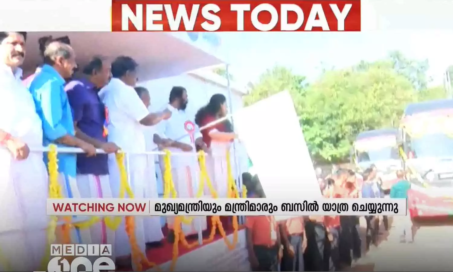 60 ഇലക്ട്രിക് സ്മാർട്ട് ബസുകളുടെയും കെ.എസ്.ആർ.ടി.സി സ്വിഫ്റ്റ് ഹൈബ്രിഡ് ഹൈടെക് ബസുകളുടെയും ഫ്ലാഗ് ഓഫ് മുഖ്യമന്ത്രി നിർവഹിച്ചു 60 ഇലക്ട്രിക് സ്മാർട്ട് ബസുകളുടെയും കെ.എസ്.ആർ.ടി.സി സ്വിഫ്റ്റ് ഹൈബ്രിഡ് ഹൈടെക് ബസുകളുടെയും ഫ്ലാഗ് ഓഫ് മുഖ്യമന്ത്രി നിർവഹിച്ചു