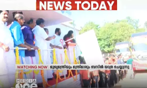 60 ഇലക്ട്രിക് സ്മാർട്ട് ബസുകളുടെയും കെ.എസ്.ആർ.ടി.സി  സ്വിഫ്റ്റ് ഹൈബ്രിഡ് ഹൈടെക് ബസുകളുടെയും ഫ്ലാഗ് ഓഫ് മുഖ്യമന്ത്രി നിർവഹിച്ചു