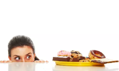 ആർത്തിക്ക് മരുന്നുണ്ടോ! കളിയാക്കല്ലേ.. ഭക്ഷണത്തോടുള്ള കൊതി പോഷകക്കുറവ് മൂലമാകാം