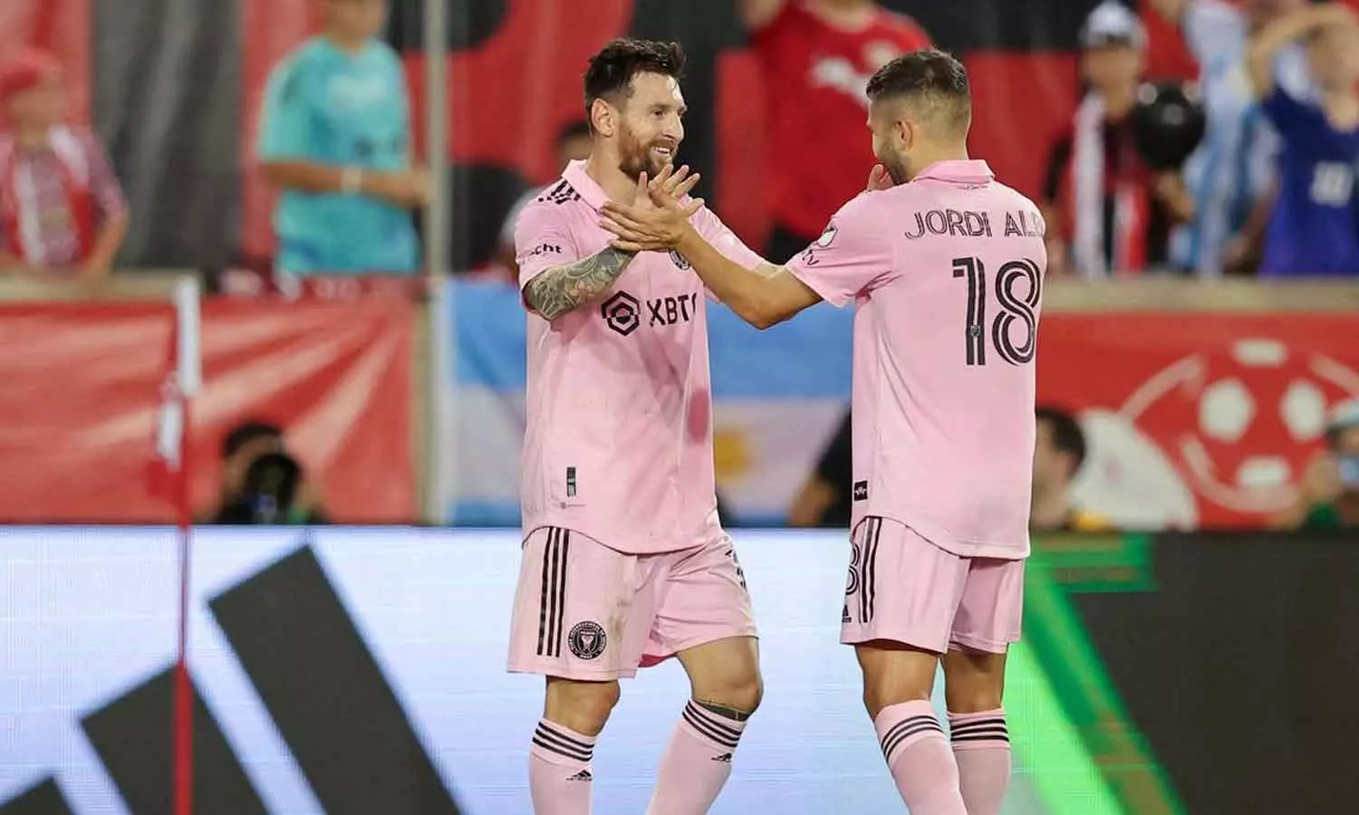 പകരക്കാരനായി ഇറക്കം ഗോൾ നേടി മടക്കം: മെസി മാജിക് വീണ്ടും, മയാമിക്ക് ജയം പകരക്കാരനായി ഇറക്കം ഗോൾ നേടി മടക്കം: മെസി മാജിക് വീണ്ടും, മയാമിക്ക് ജയം