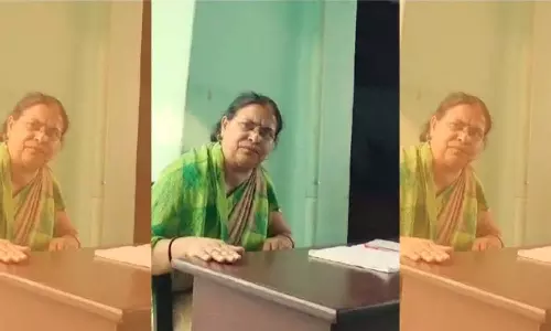 കുട്ടിയുടെയല്ല, അടിച്ചത് ഒരു സമുദായത്തിന്റെ മുഖത്ത്; തൃപ്ത ത്യാഗിക്ക് വൻ പിന്തുണ കുട്ടിയുടെയല്ല, അടിച്ചത് ഒരു സമുദായത്തിന്റെ മുഖത്ത്; തൃപ്ത ത്യാഗിക്ക് വൻ പിന്തുണ