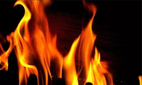 3 dead, 5 injured as fire breaks out at Mumbais Hotel Galaxy,മുംബൈയിലെ ഹോട്ടലില് തീപിടിത്തം,തീപിടിത്തം,ഹോട്ടലില് തീപിടിത്തം 3 dead, 5 injured as fire breaks out at Mumbais Hotel Galaxy,മുംബൈയിലെ ഹോട്ടലില് തീപിടിത്തം,തീപിടിത്തം,ഹോട്ടലില് തീപിടിത്തം