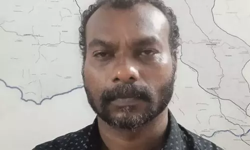 മകളെ കാണാൻ വീട്ടിലെത്തി, ആൺസുഹൃത്തിനെ കുത്തി പരിക്കേൽപിച്ച് പിതാവ്