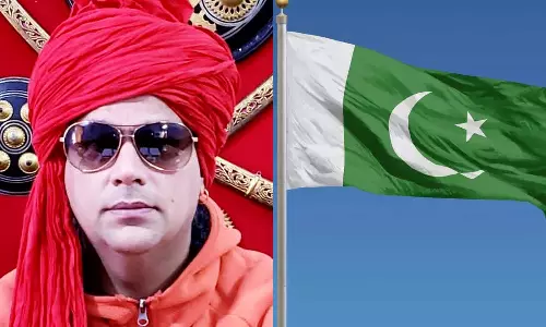 Moon should be removed from Pakistan flag says hindu mahasabha leader swami chakrapani maharaj
