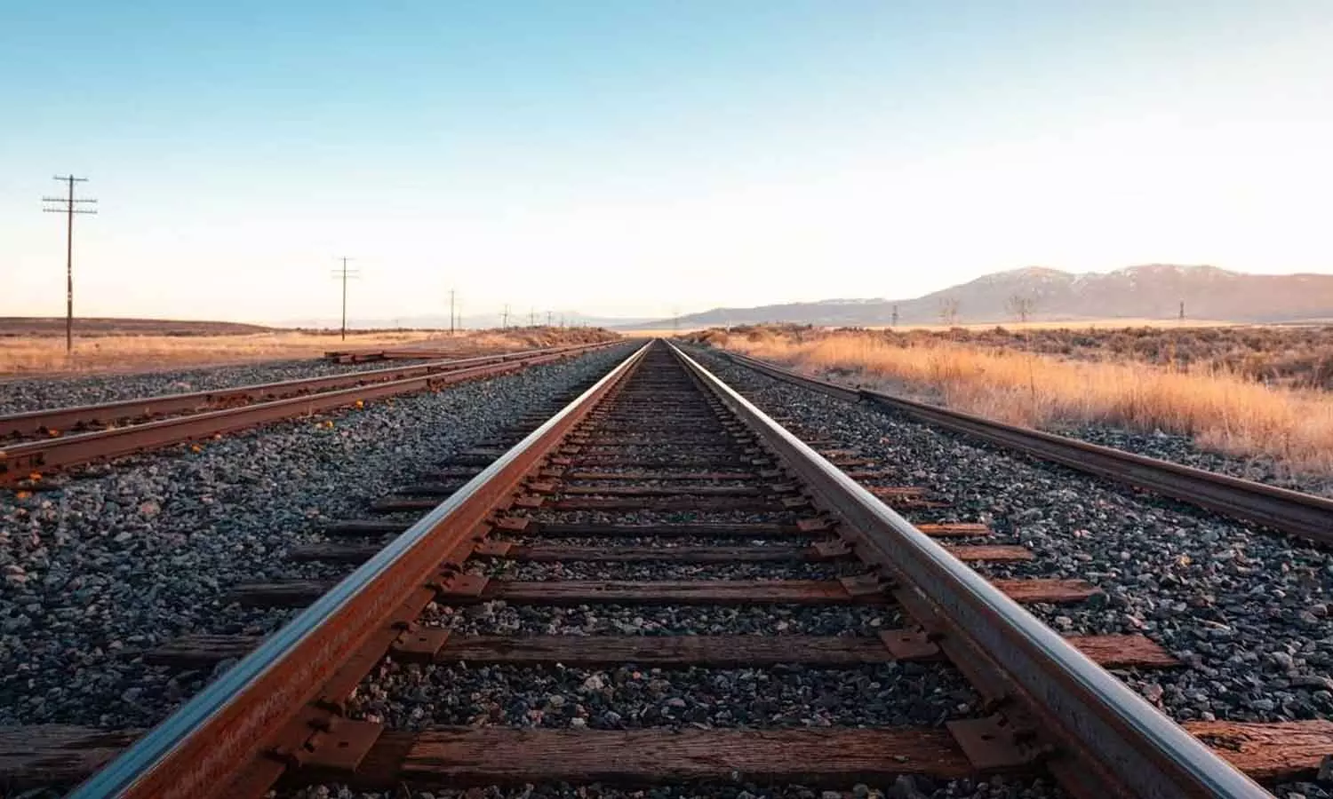 sacked for letting 2 offer namaz on road, up bus conductor found died in railway track sacked for letting 2 offer namaz on road, up bus conductor found died in railway track