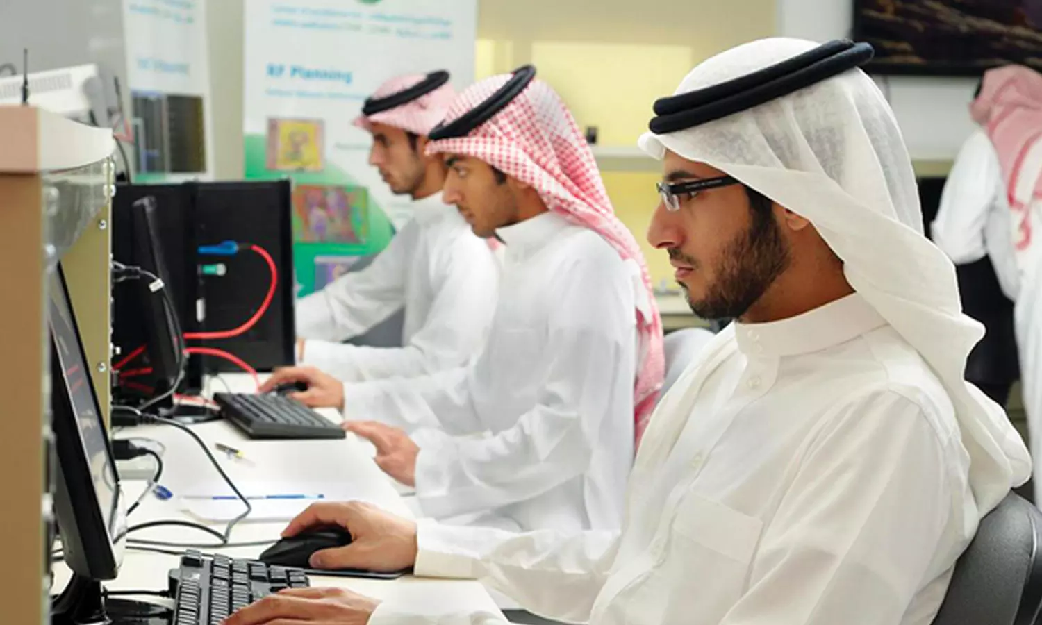 സൗദിയില് സ്വയം തൊഴിലന്വേഷകരുടെ എണ്ണം വര്ധിക്കുന്നു സൗദിയില് സ്വയം തൊഴിലന്വേഷകരുടെ എണ്ണം വര്ധിക്കുന്നു