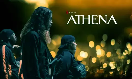 അഥേനയിലെ ആര്‍പ്പുവിളികള്‍