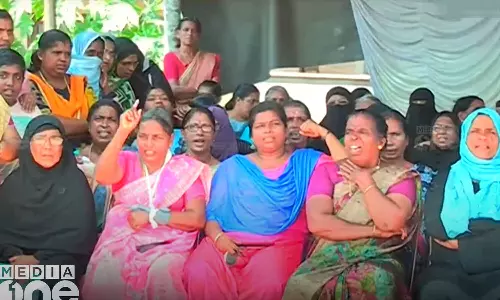 national highway protest in CM Pinarayi Vijayans constituency, Dharmadom NH protest, Muzhappilangad NH protest