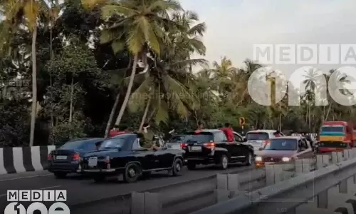 തലശ്ശേരി -മാഹി ബൈപ്പാസിൽ സ്‌കൂൾ വിദ്യാർഥികളുടെ സാഹസിക പ്രകടനം; പിഴയിട്ട് പൊലീസ്