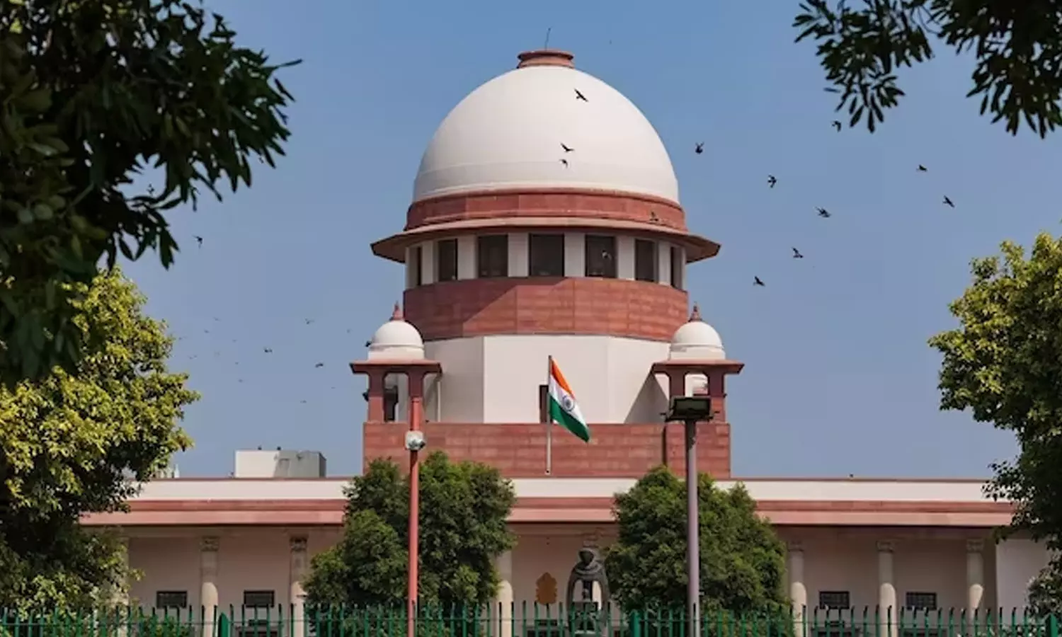 Jammu & Kashmir Special Status : Supreme Court Reserves Judgment In Article 370 Case