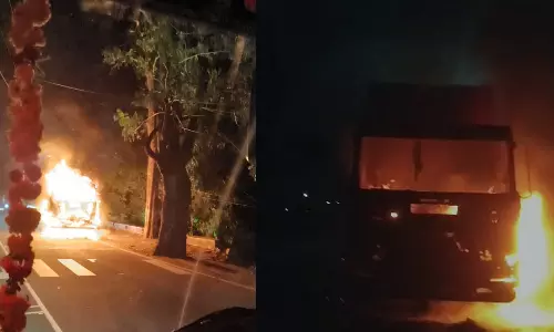 താമരശ്ശേരി ചുരത്തിൽ കണ്ടയ്നർ ലോറിക്ക് തീപിടിച്ചു